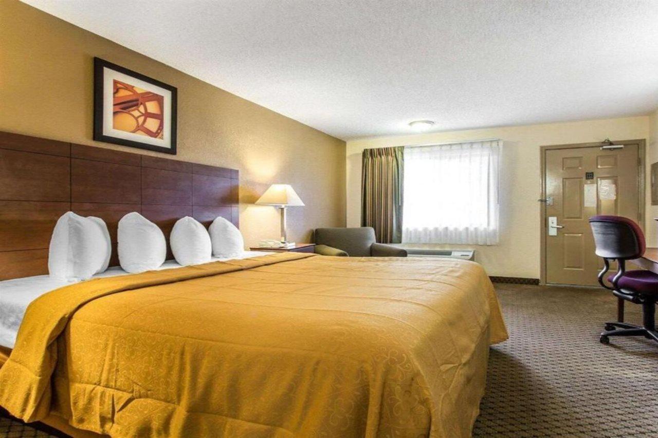 Quality Inn & Suites Morrow Atlanta South Exterior photo