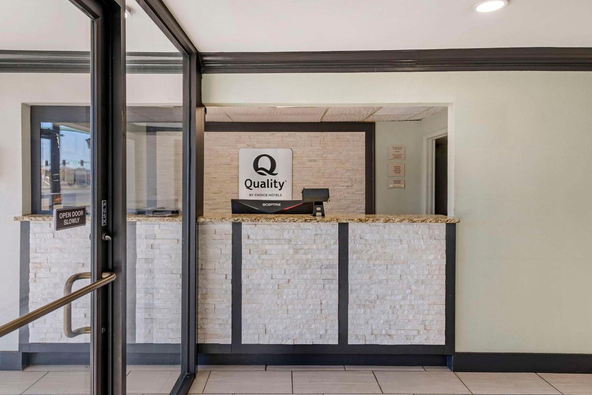 Quality Inn & Suites Morrow Atlanta South Exterior photo