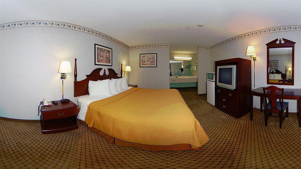 Quality Inn & Suites Morrow Atlanta South Exterior photo